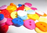 SRH Embellishments - Buttons/Knöpfe Herzchen bunt