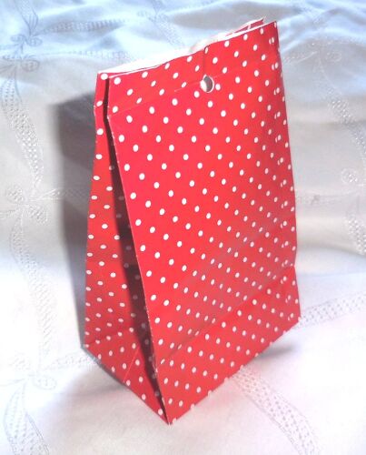 ZSK Papiertüten - 12 Blockbodenbeutel Red Dots 9x14x6 cm